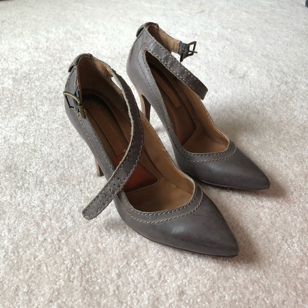 Leather Calvin Klein heels size 6